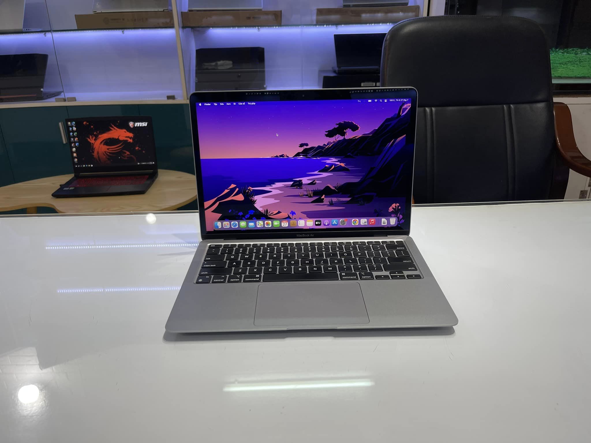 Laptop Macbook M1 2020/8GB/SSD 256GB( SẠC 60 LẦN)